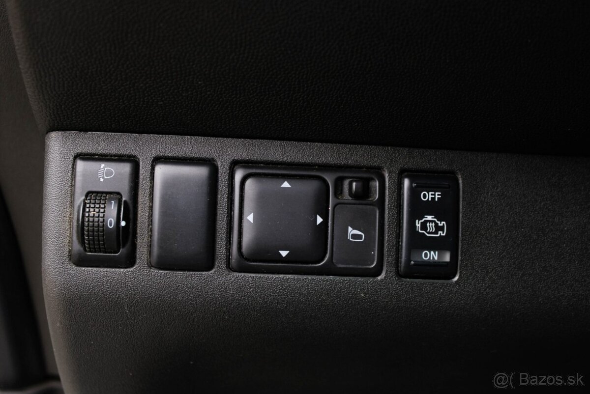 Nissan Navara DoubleCab 2.5D XE - 10