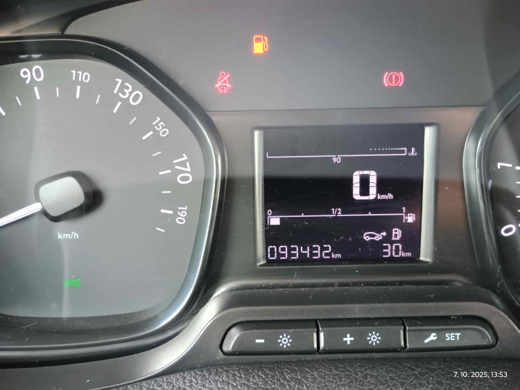 PPPeugeot Expert Combi 2.0 BlueHDi 145, L2, 106kW - 8 miest - 10