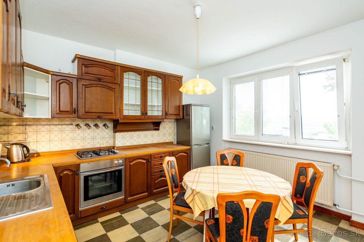 REZERVOVANÉ Predaj RD sprostredkuje realitný maklér Patrik - 10