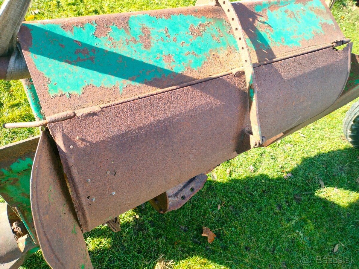 Půdní rýhovací fréza za traktor - 10