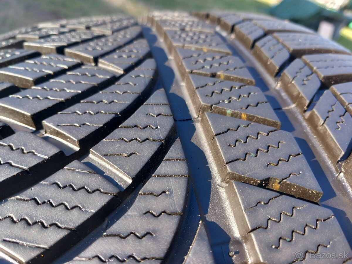 255/45 r19 zimne pneumatiky - 10