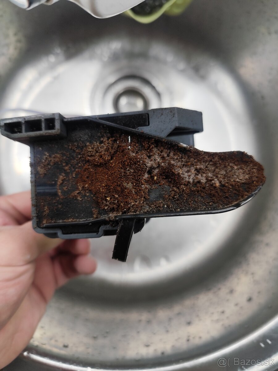 Čistenie DeLonghi Kávovarov - 10