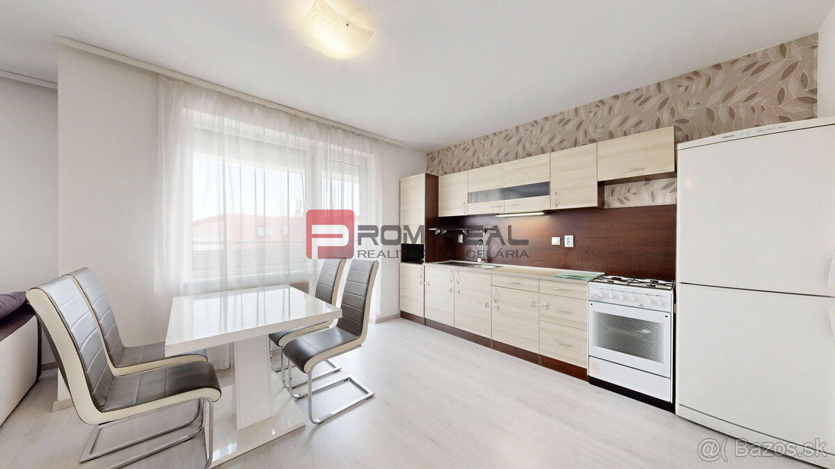 PREDAJ 4 izbový byt 2 balkóny - 10