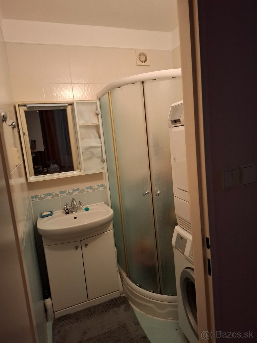 3 izbový byt v blízkosti centra mesta - 10