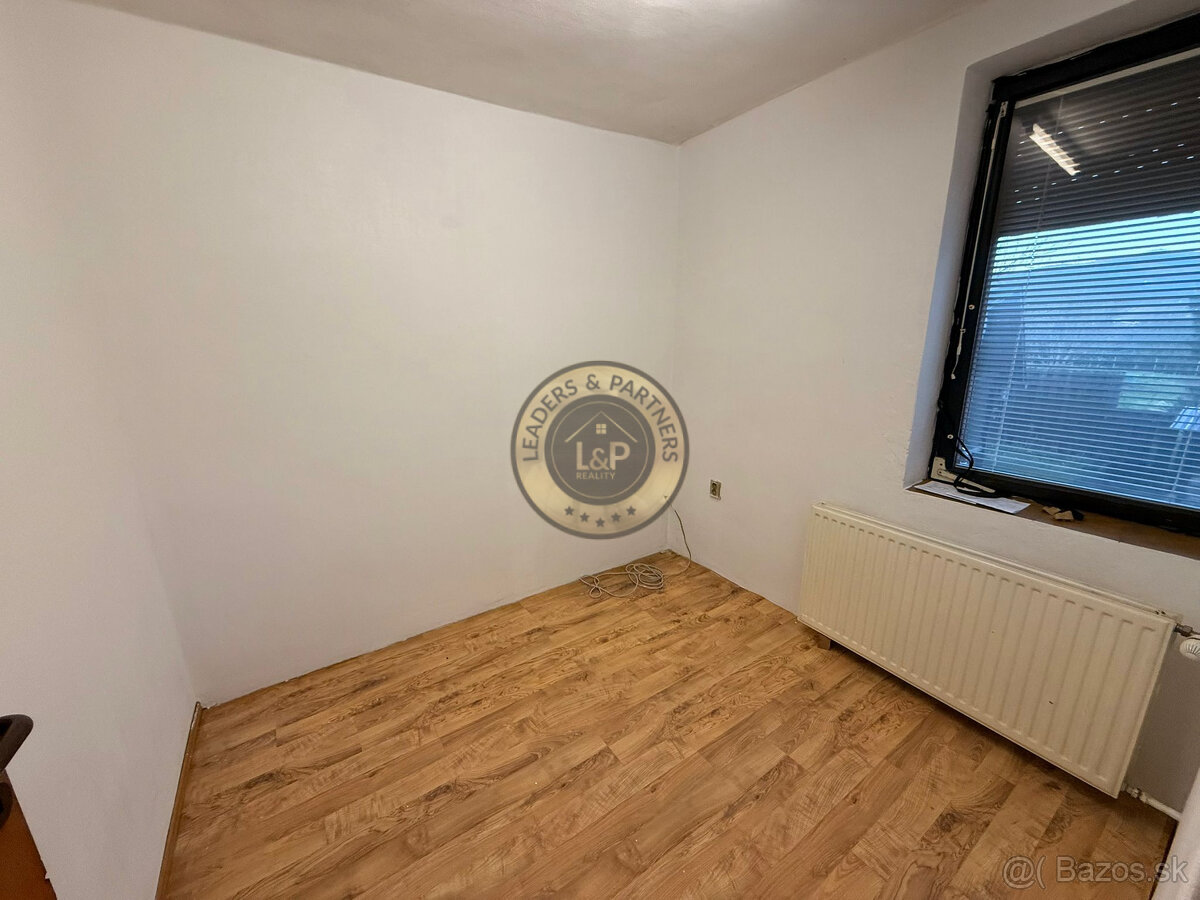 NA PREDAJ - Priestranný 6 izbový dom s garážou v Sabinove - 10