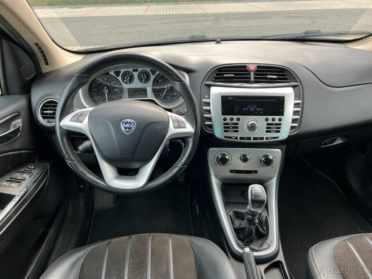 Lancia Delta 2.0 JTD 121kw 6 rychl 1. maj v ČR - 10