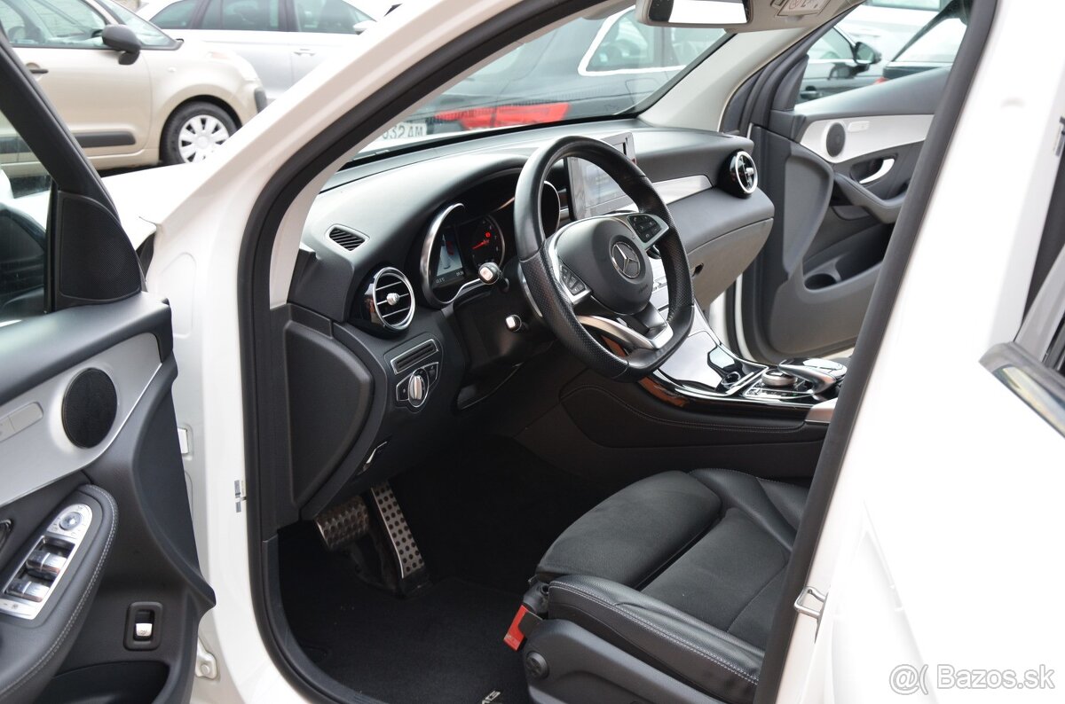 Mercedes-Benz GLC SUV 250 4Matic AMG Night Packet - 10