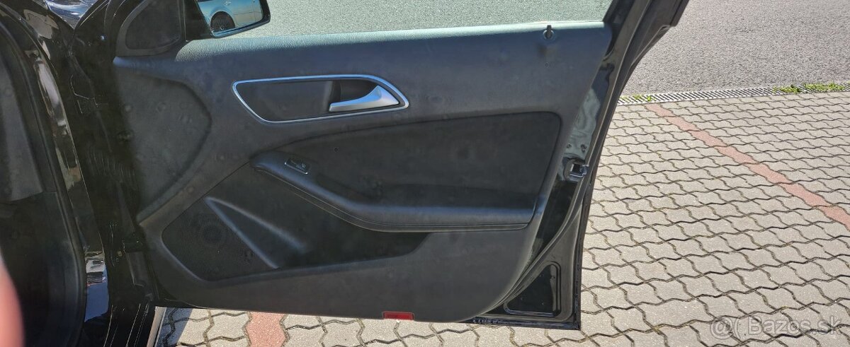 MERCEDES-A HATCHBACK - 10