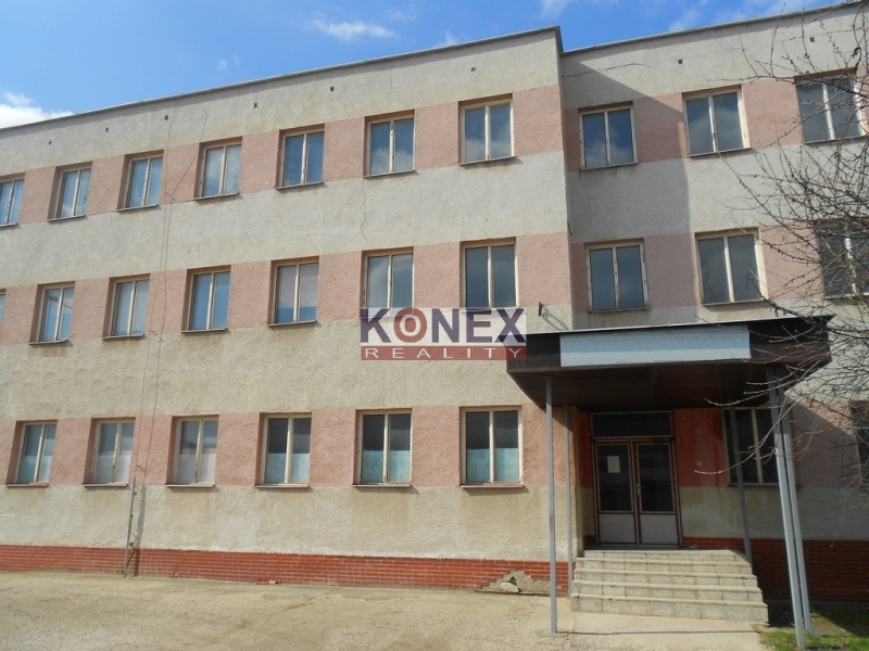 NA PREDAJ Administratívna budova – ul. Stavbárov, Michalovc - 10