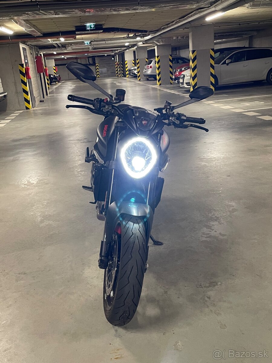 Ducati Monster Plus 937 - 10