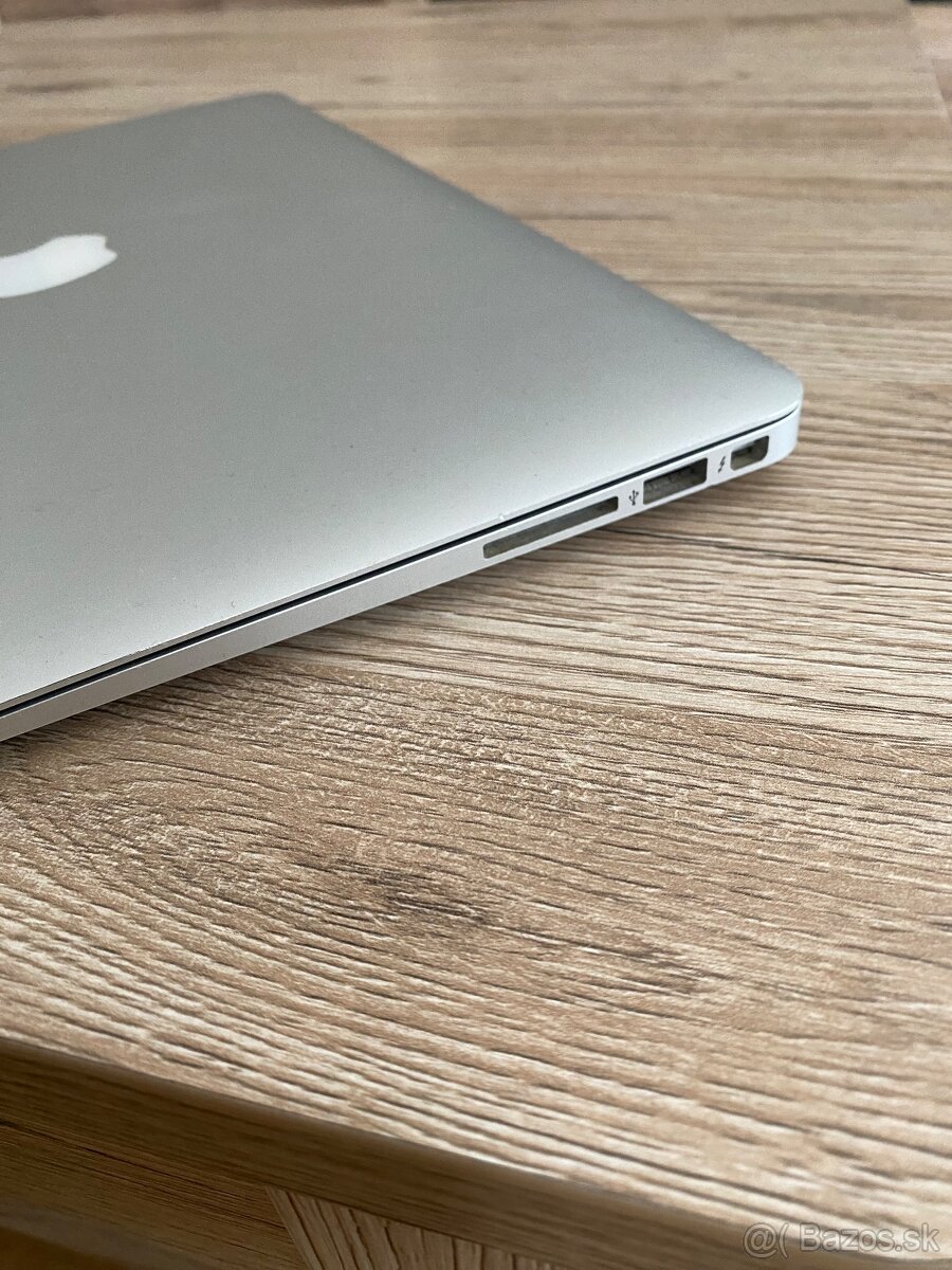MacBook Air 13" (2017) - 10