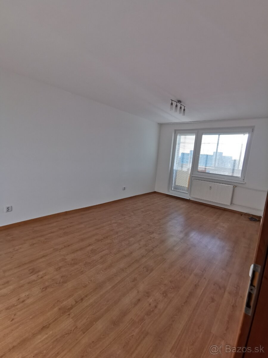 3 izbovy byt prenájom - 10