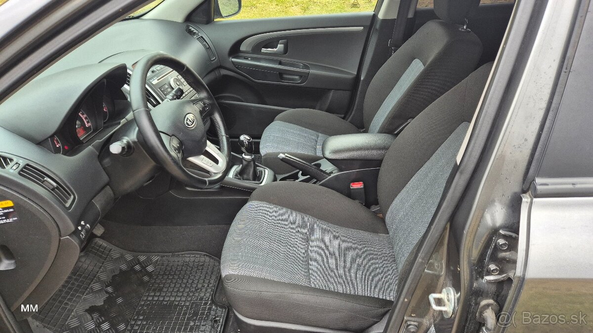 🇰🇷🇸🇰 Kia Cee d - 10