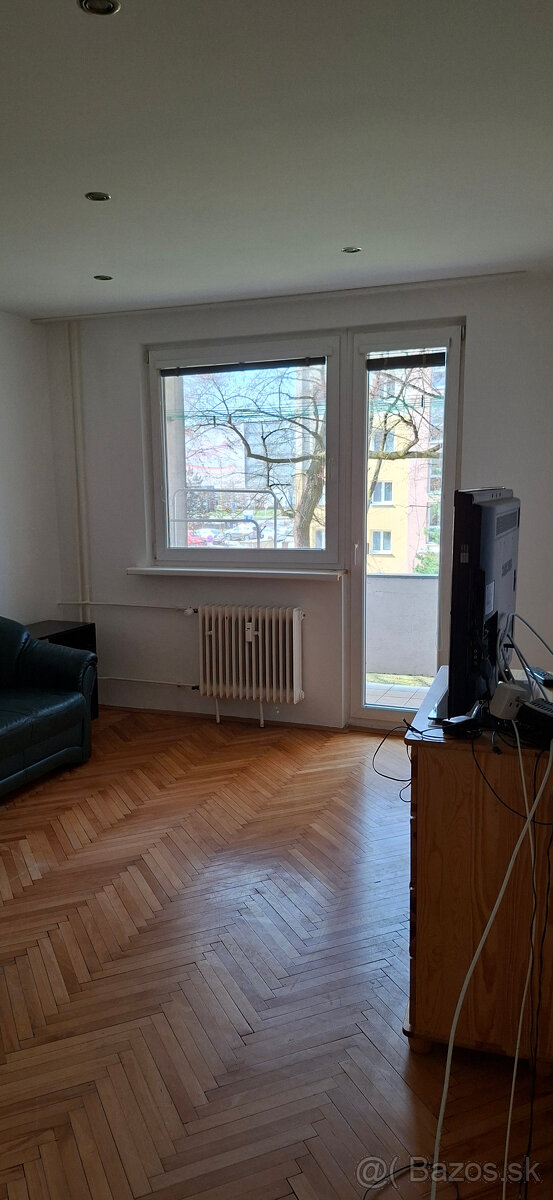 Prenájom 2 - izbového bytu Hliny 3 - 10