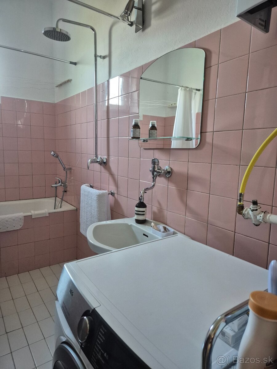 Rodinný dom na predaj v Nových Zámkoch. - 10