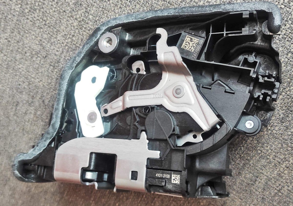 zámok ľavých predných dverí na BMW - 10