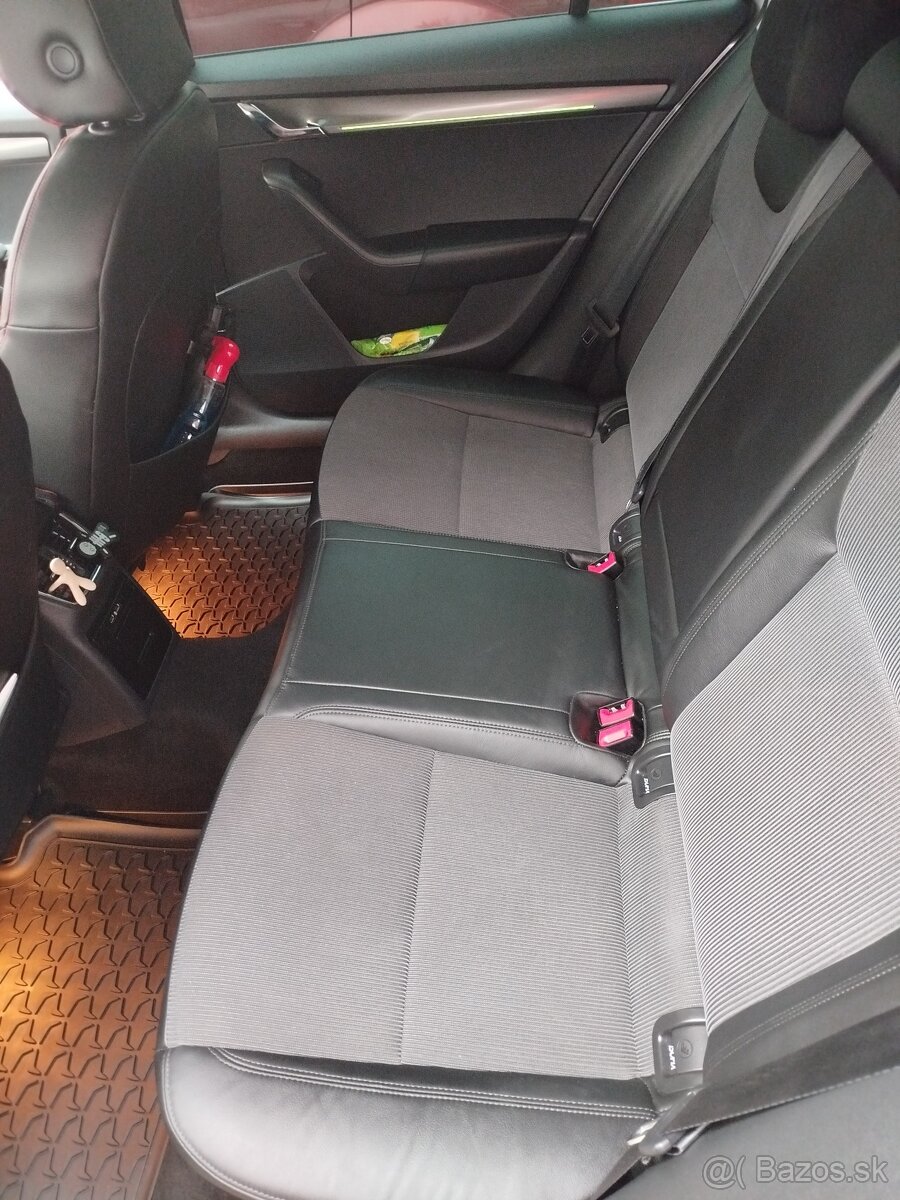 Predám škoda Octavia 3 facelift 110kw 7st dsg - 10