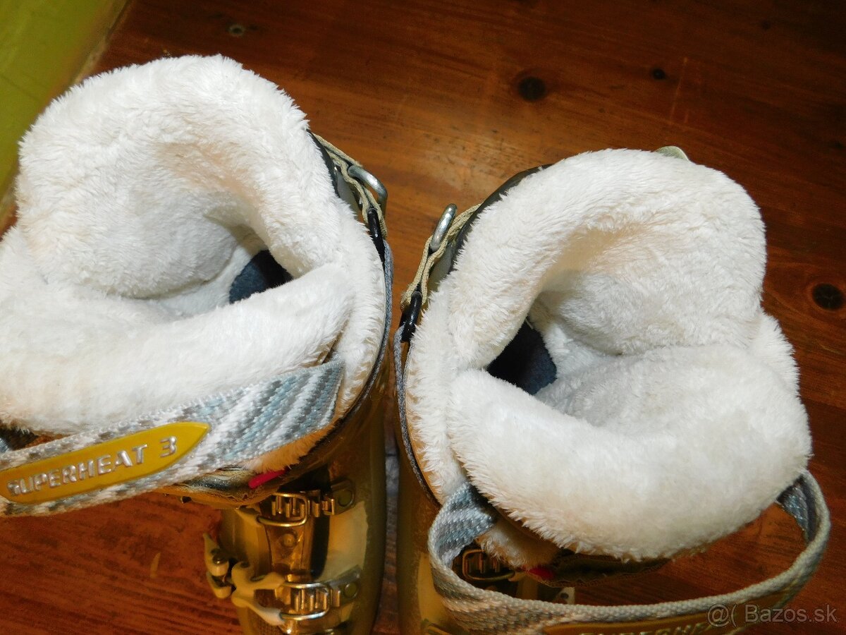 Head č-42 woman Dream - 10