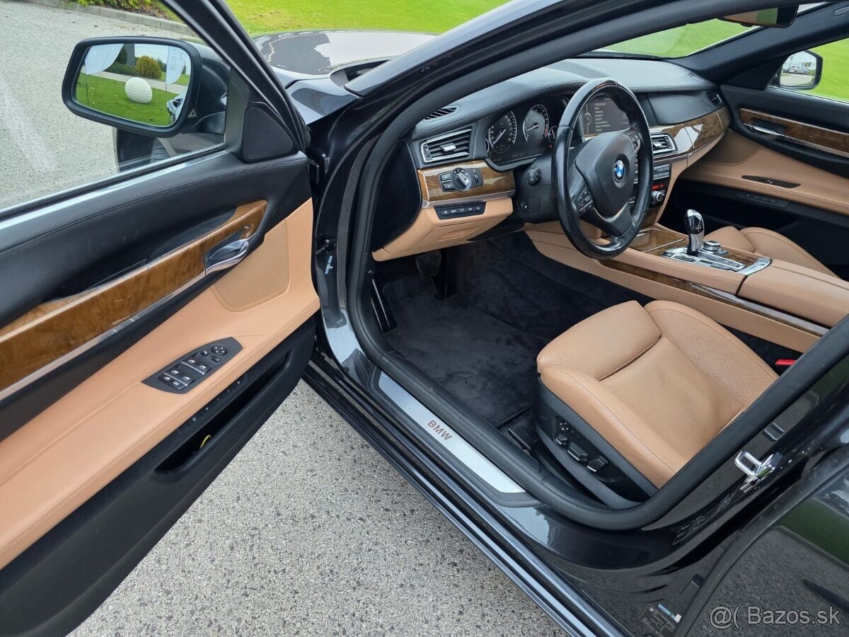 BMW 750XD LONG 4.4i 300 kw - 402 HP Nová STK/EK - 10