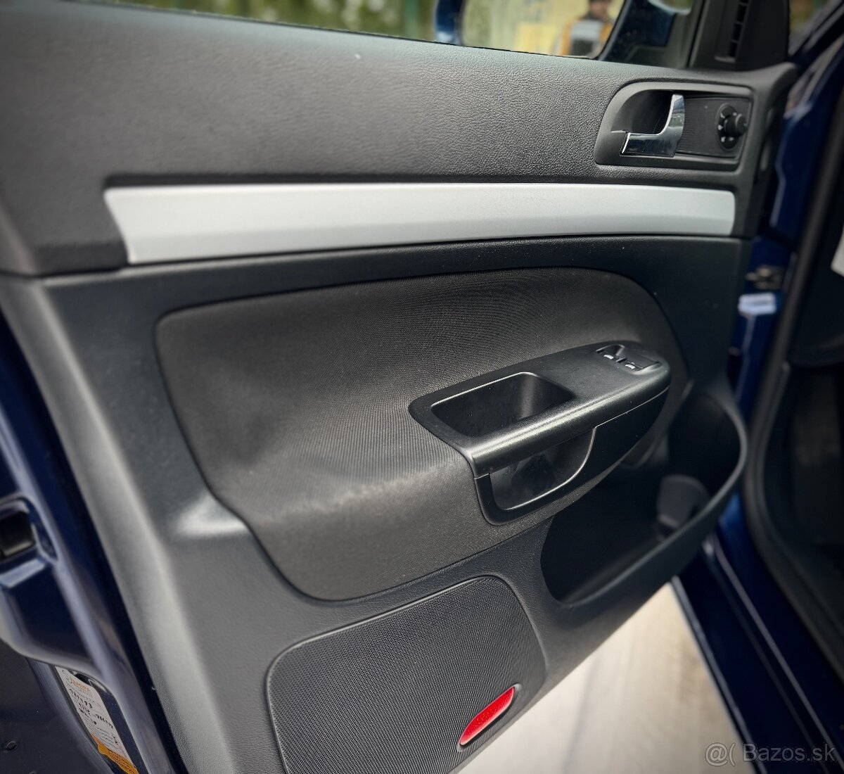 ŠKODA OCTAVIA COMBI 1.6 MPi - 10