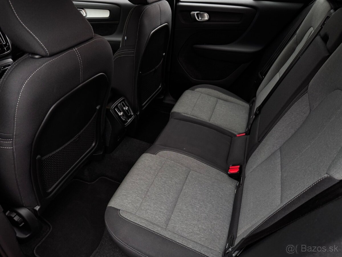 Volvo XC40 2.0 B3 mHEV Core A/T - 10