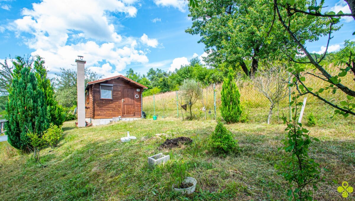 Záhradná chatka Dlžín 1000 m2 - 10