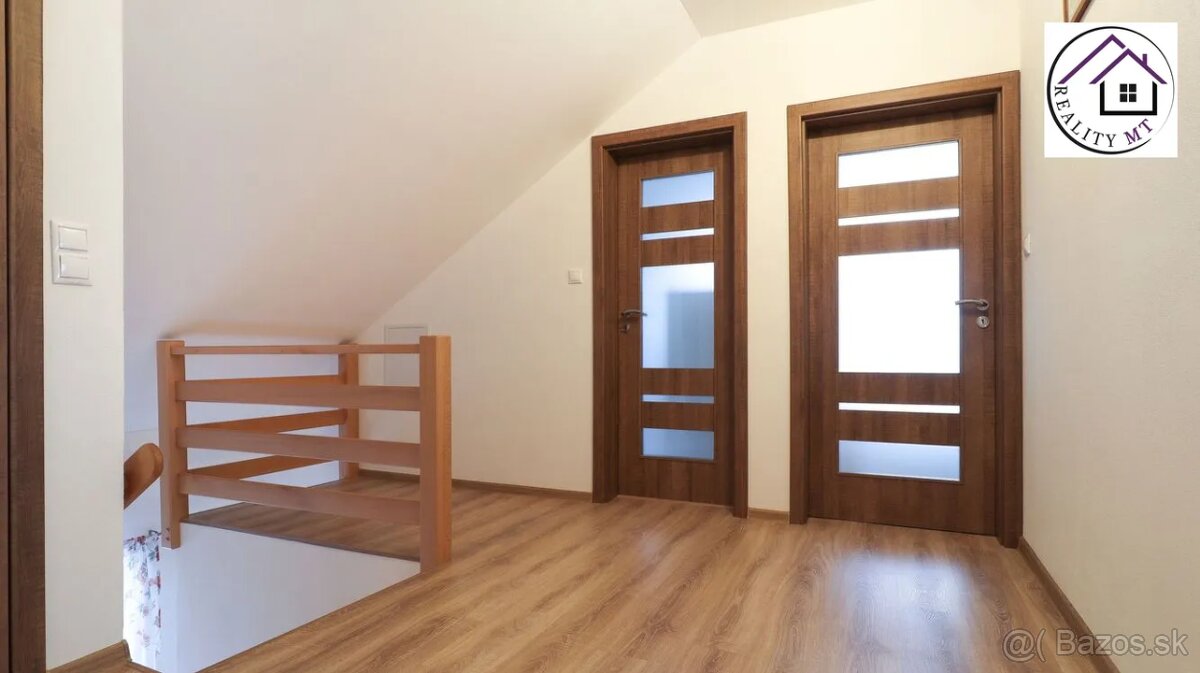 Rodinný dom s garážou a záhradným altánkom na Lipovci - 10