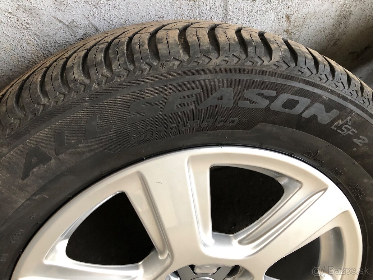 Audi elektróny R17 - 10