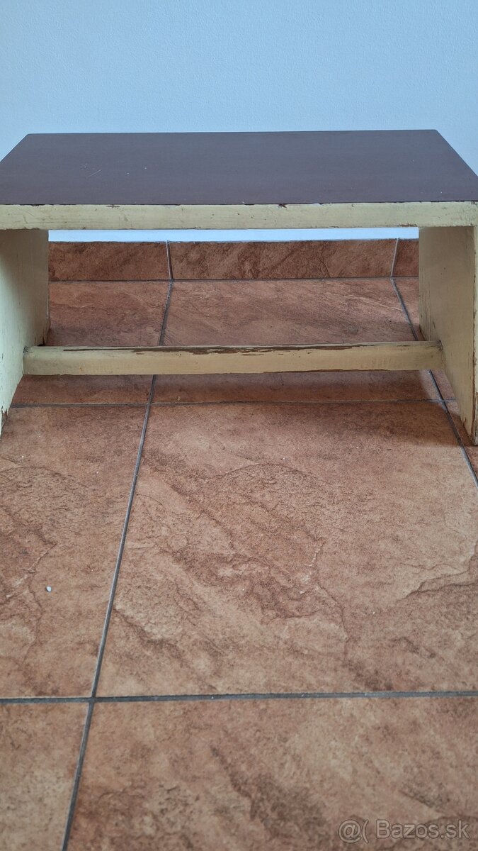 Predam vešiaky,stoličky,šamlík,ventilátor,fén ROWENTA - 10