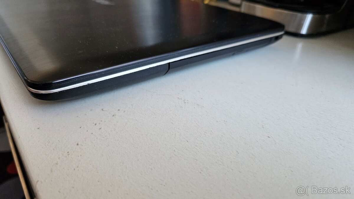 Starší notebook Asus 541 - funkčný, dobrá batéria - 10