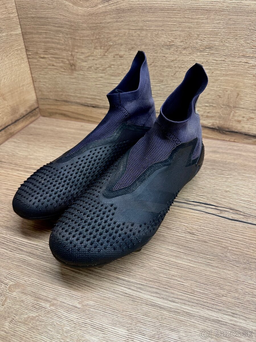 Kopačky Adidas Predator Freak+ FG - 10
