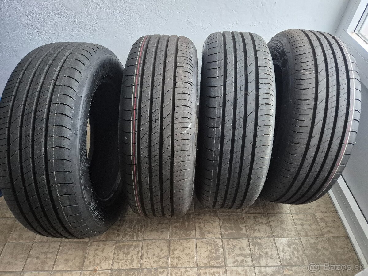 Goodyear EFFICIENTGRIP PERFORMANCE 2 .... 205/60 R16 96H - 10