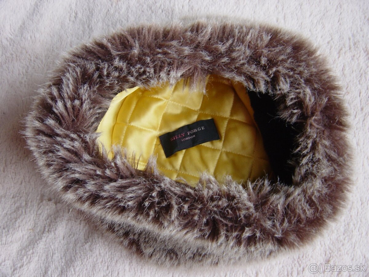 Dámska zimná bunda s kapucňou béžová - 10