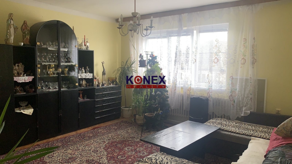 NOVINKA Poschodový rodinný dom v obci Leles - 10