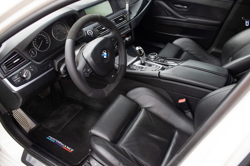 BMW 535d Touring z roku 2012 - 10
