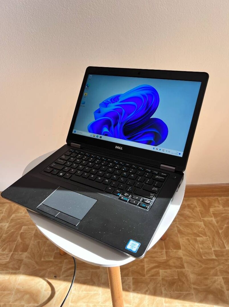 Notebook 14" DELL.Intel i5-6300U 2x2,40GHz.8gb ram.120g SSD - 10