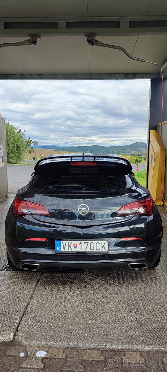 Opel Astra J OPC - 10