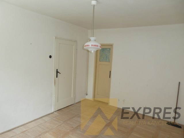 RK EXPRES - na predaj 2 izbový tehlový byt v Handlovej. - 10