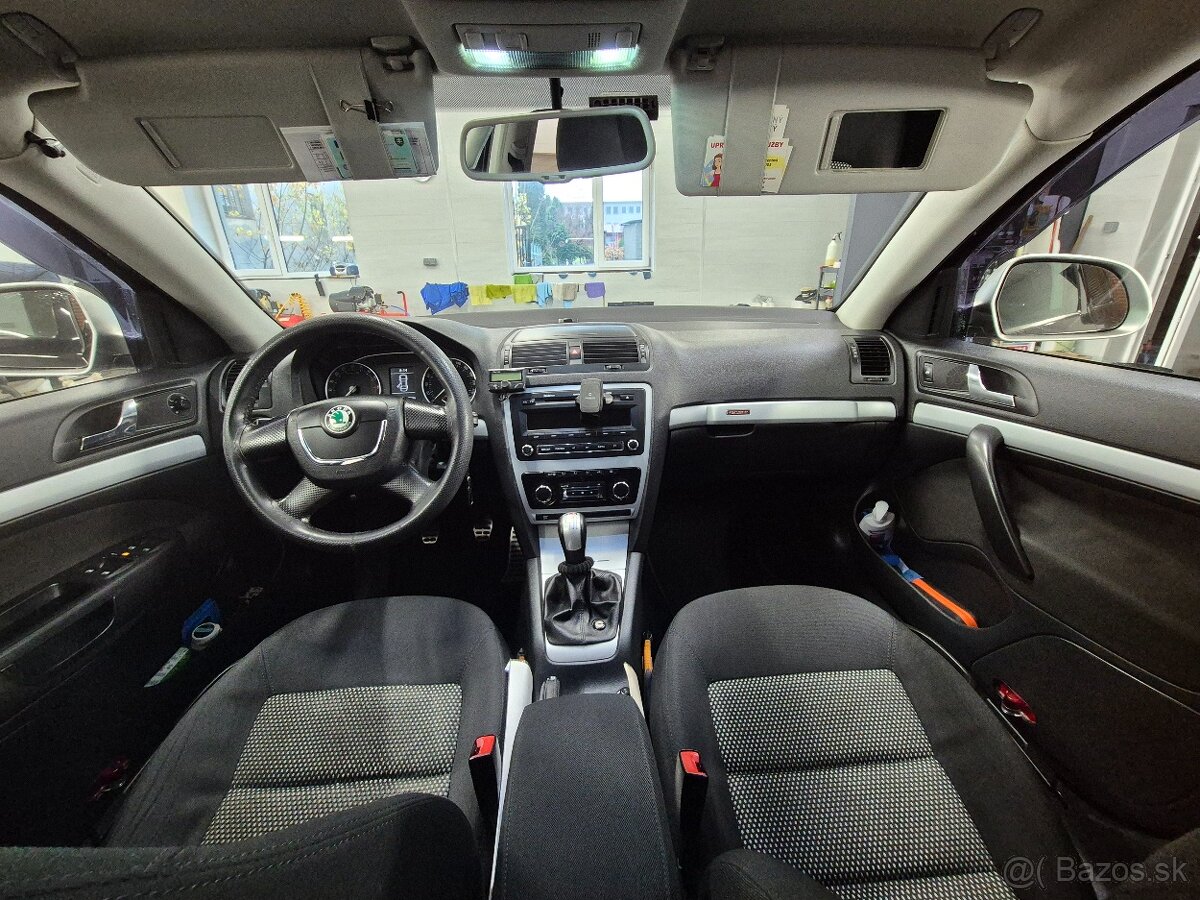 Škoda Octavia Scout - 10