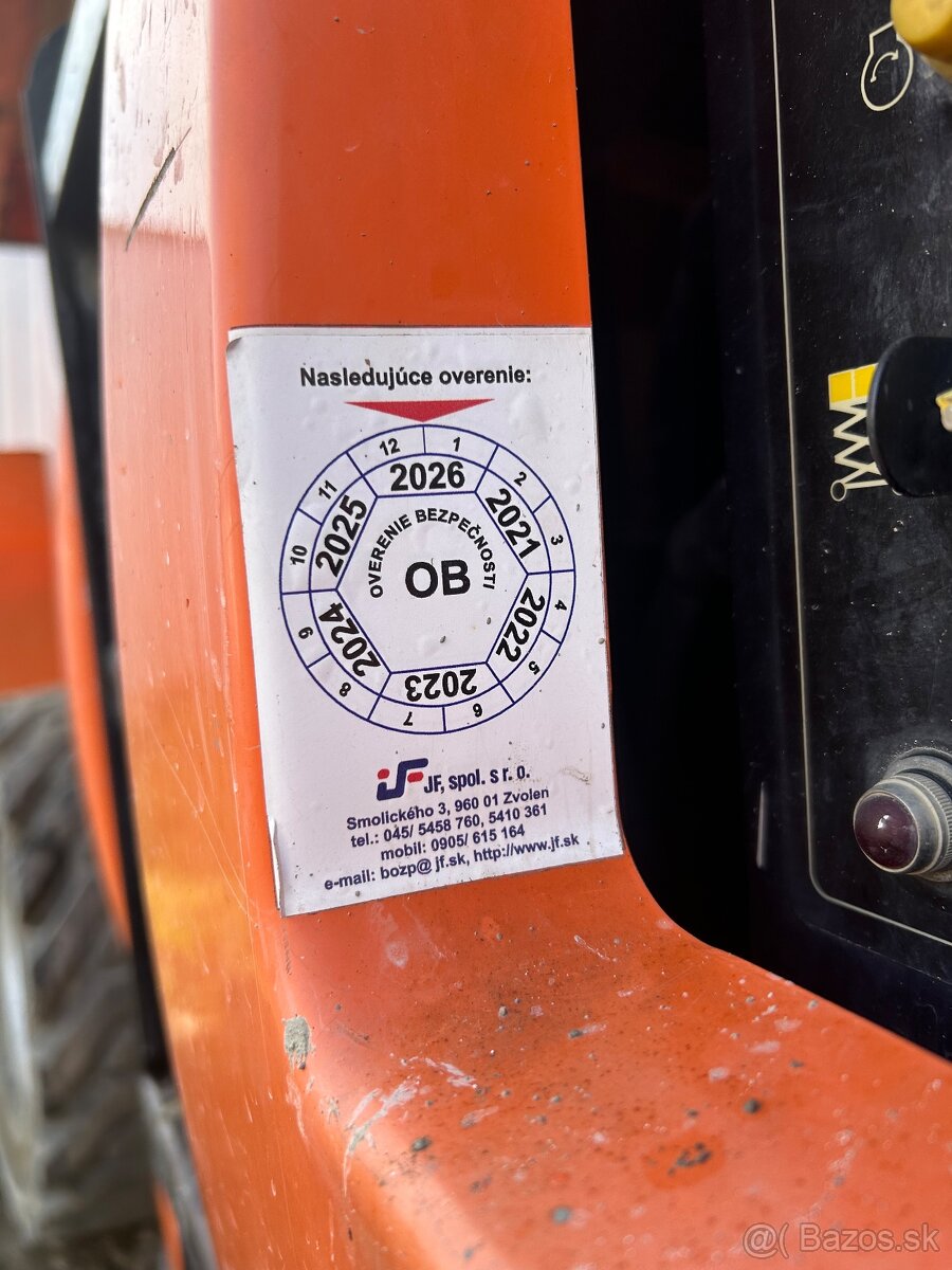 nožnicová plošina JLG 4394RT - 10