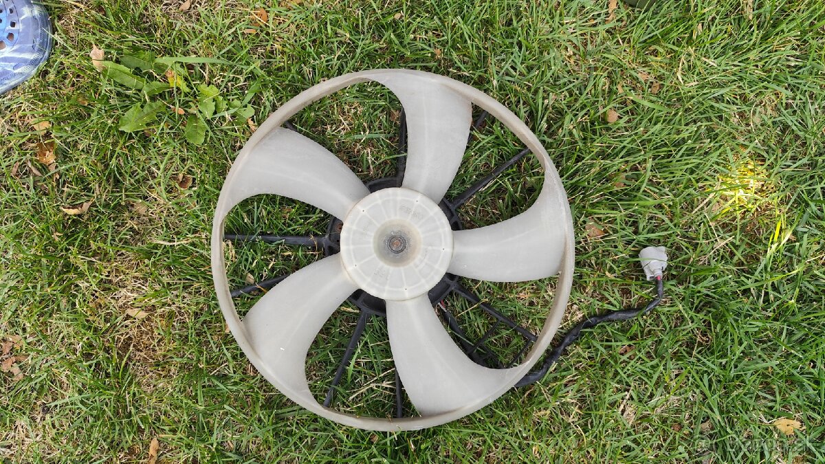 Predam diely toyota auris 2009 - 10