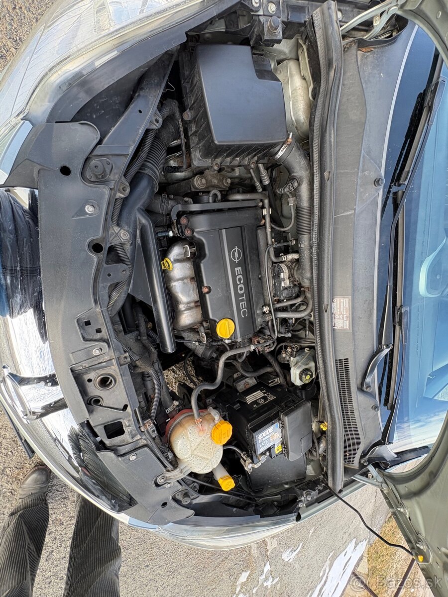 Opel Corsa 1.2 Benzín - 10