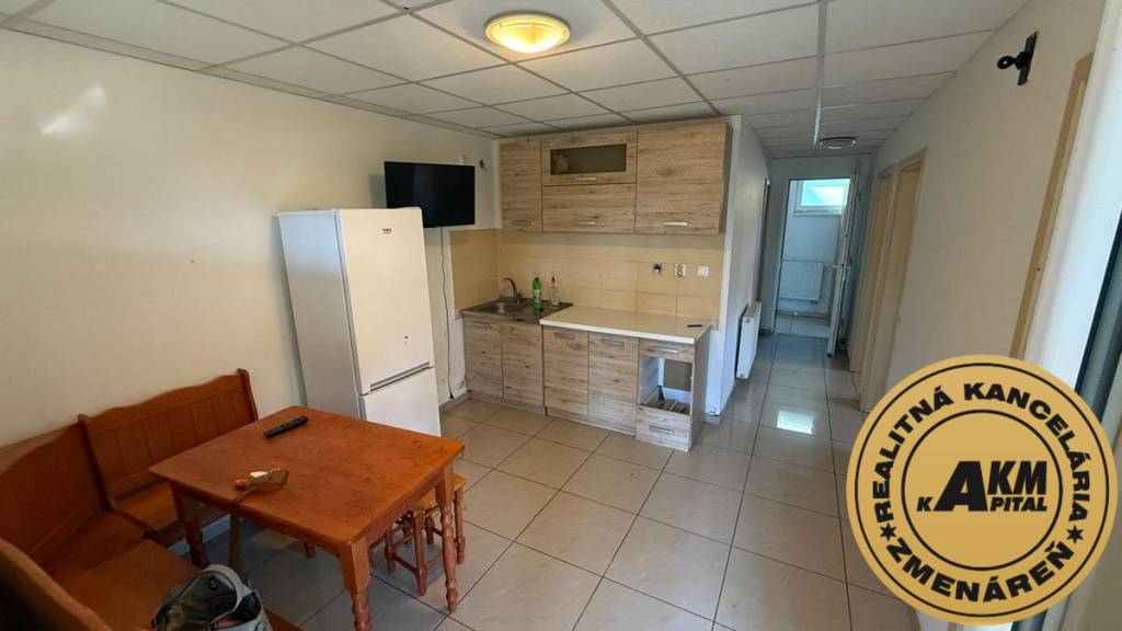 Multifunkčný objekt 2104 m² na predaj, obec Píla, pri diaľ - 10