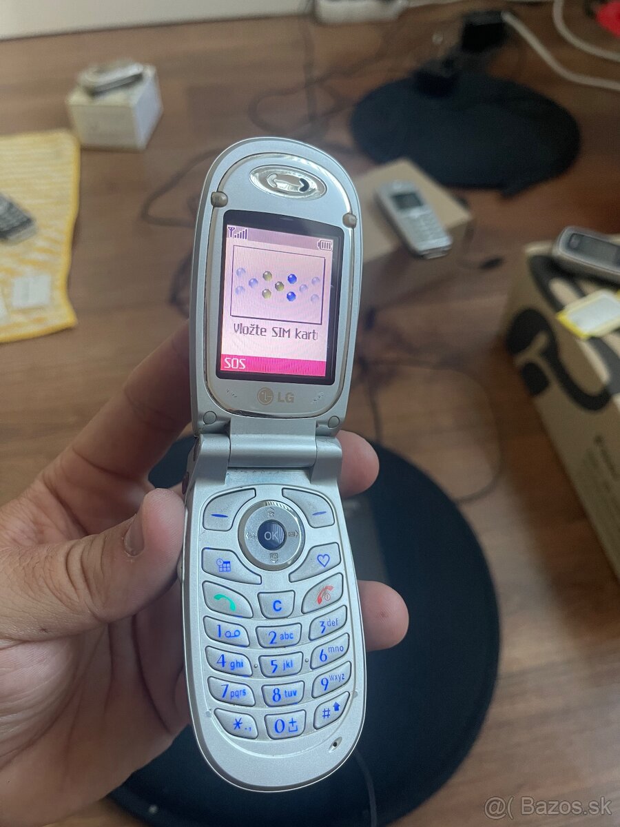 LG C1200 Red Vintage telefón - 10