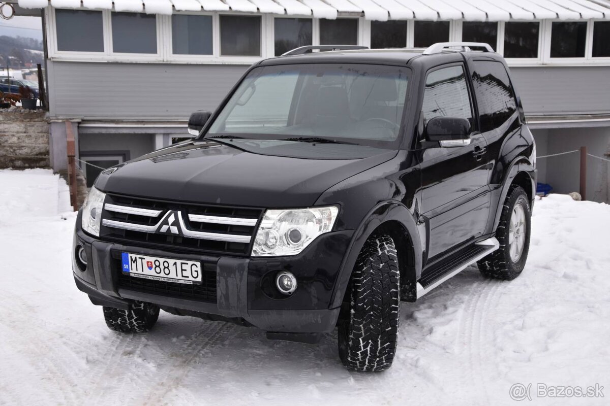 Mitsubishi Pajero - 10