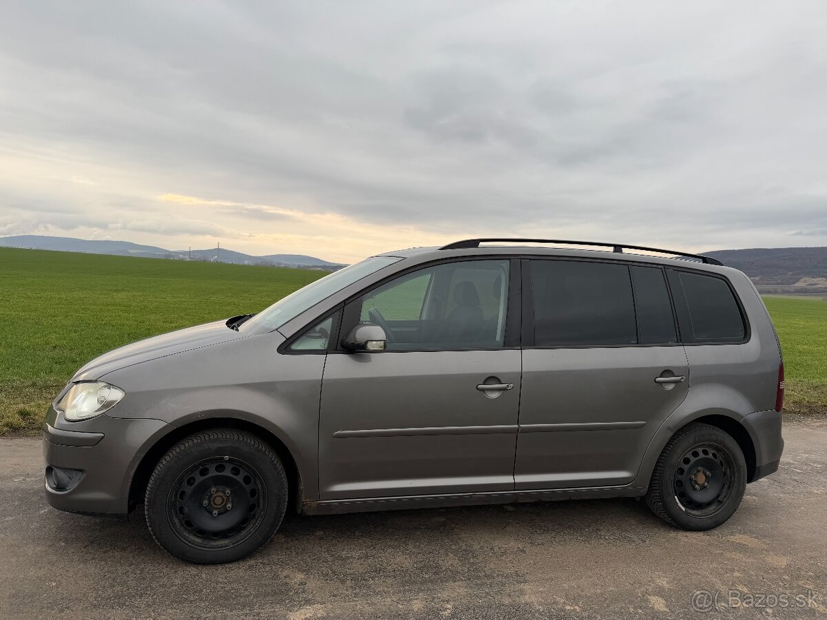 VW Touran 1.9TDI BLS DSG - 10