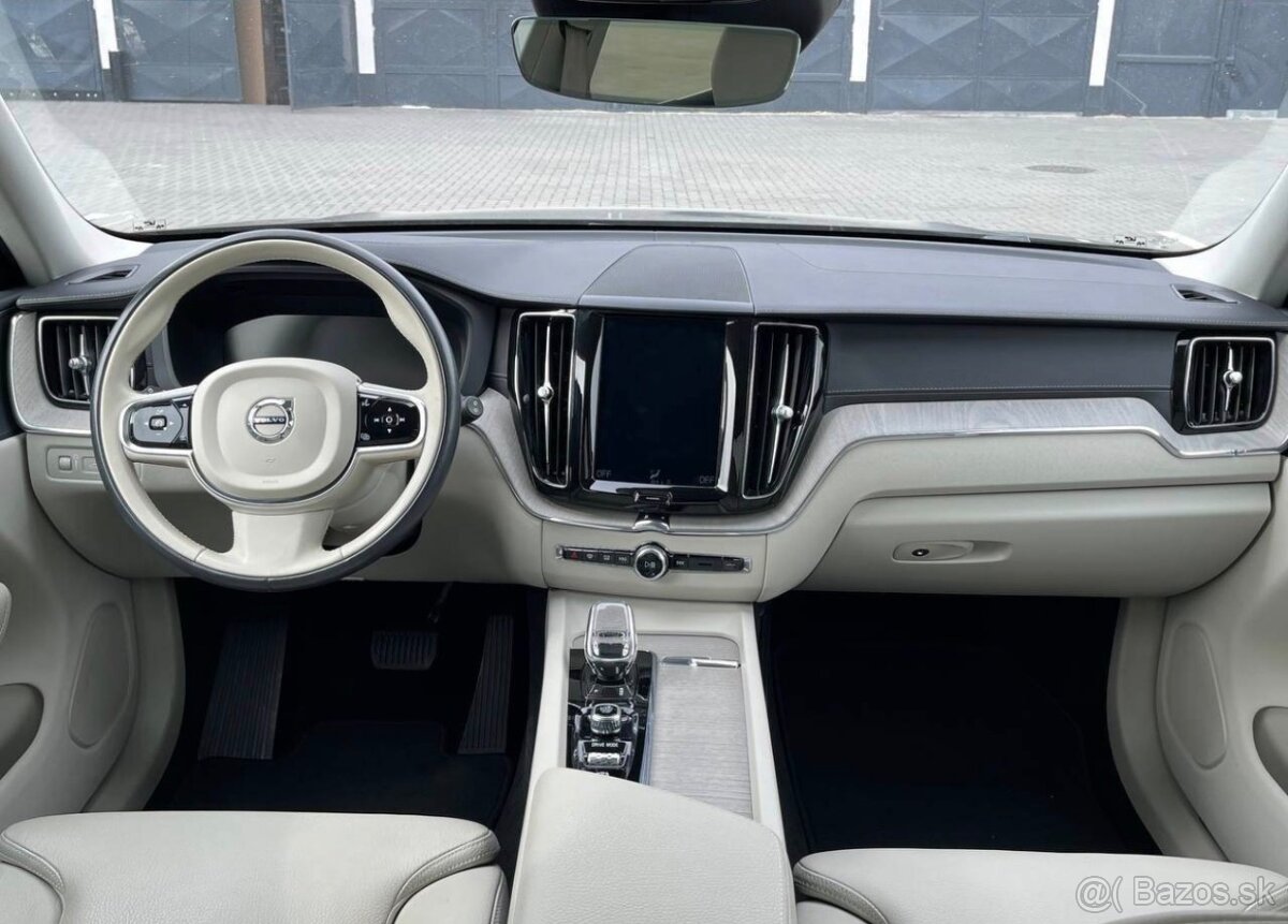 Volvo XC60 T8 Twin Engine Inscription eAWD A/T - 10