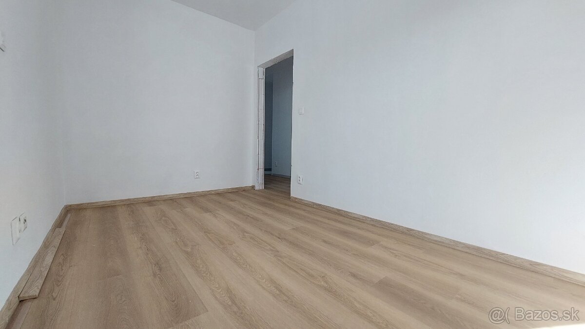 PREDAJ - NOVOSTAVBY - ZLATÉ MORAVCE - 10