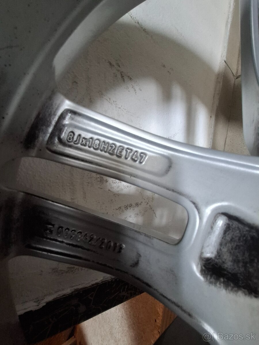 Audi elektrony R18 - 10