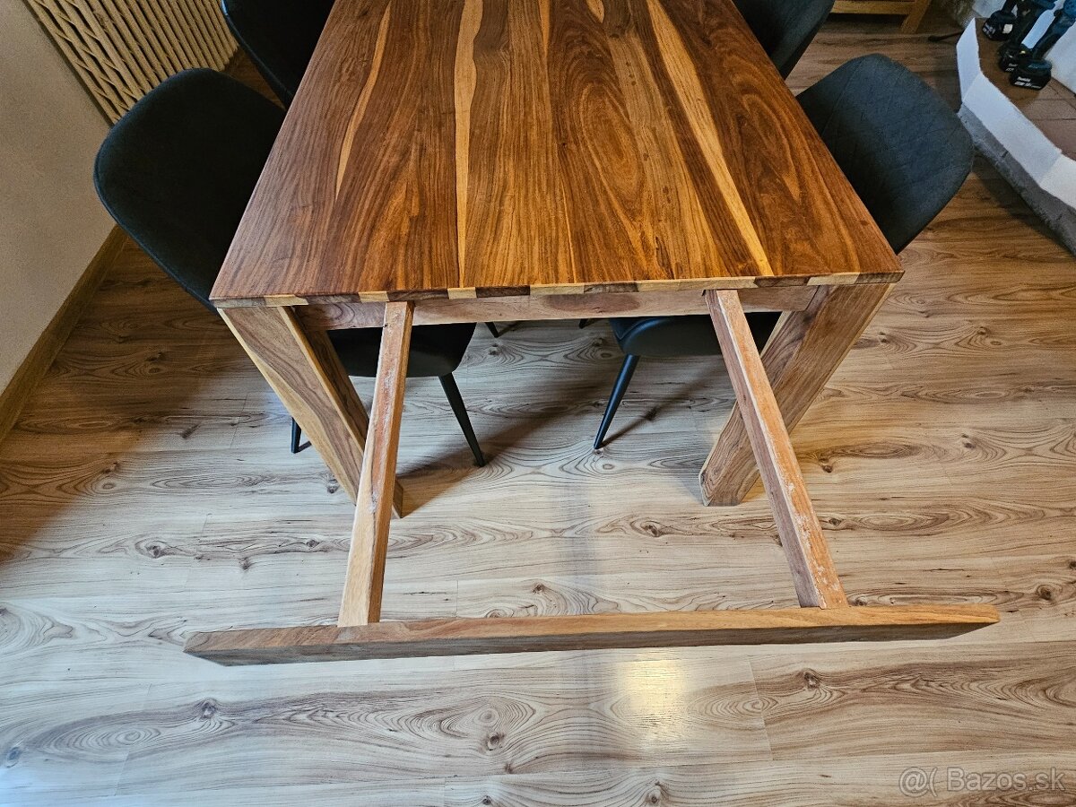Jedalensky stol masiv +4 stolicky - 10